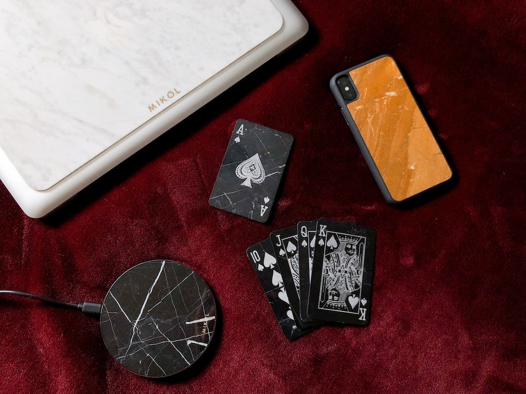Mobile casino game